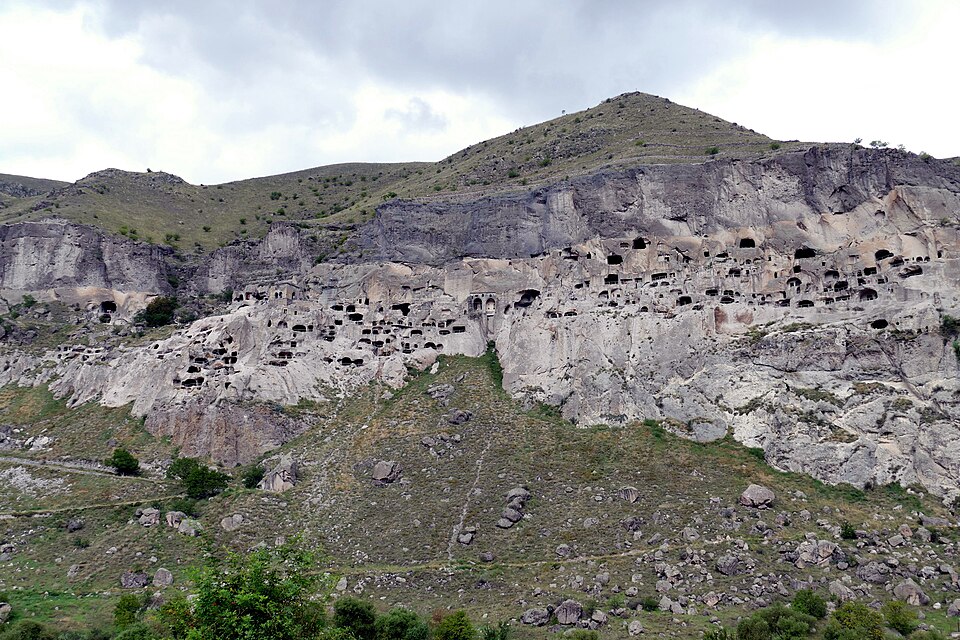 Vardzia cave city